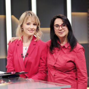 Şebnem Schäfer Instagram - Bu Cumartesi saat 16:45 te @yasamvemaden @bloomberghttv de

@cimcimemedya @incikaraman71 @ymgv1986 @tmd.1948 @yalcinozdenofficial