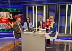 Şebnem Schäfer Instagram - Bu Cumartesi saat 16:00 da @yasamvemaden @bloomberghttv de
@incikaraman71 @cimcimemedya @cilemdumanofficiall @ymgv1986 @gazetecirahim