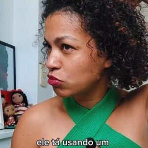 Cíntia Raquel Instagram - Uma peruca ou uma caixa misteriosa? Já maratonou os outros videos da série em homenagem ao #castelo30anos? #casteloratimbum #nostalgia