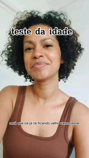 Cíntia Raquel Instagram - Eu fiz até amizade com a moça do torpedo de tanta msg que eu mandava pro meu namorado... #bip #nostalgia #humor
