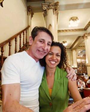 Cíntia Raquel Instagram - Edificamos muito nesse encontro em Buenos Aires... em maio agora vai fazer 30 anos de Castelo!
