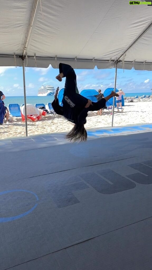 Caitlin Dechelle Instagram - princess cay with @princesscruises x @globaltraditionalmartialarts x @fujimatco @fujisportsus 🌊💪🏻🥋