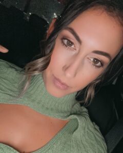 Caitlin Dechelle Instagram - are you on the naughty or nice list? 📋🎄✨❣️