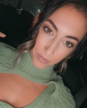 Caitlin Dechelle Instagram - are you on the naughty or nice list? 📋🎄✨❣️