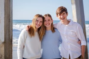 Cali Sheldon Instagram - 👱🏻‍♀️👱🏻‍♀️👱🏻‍♂️ .
.
📷: @sophiee.walterr (thanks for the amazing pictures!)