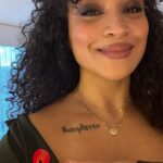 Camélia Jordana Instagram - Merci à toutes les magnifiques équipes de @seriesmania pour votre accueil et votre travail incroyable ! Cœur plein, tête remplie d’images magnifiques et de regards nouveaux et singuliers sur le monde. Ce festival est génial, j’ai pris une énorme vague de joie 🫶🏻 special thanks to l’ange @aitorbask 🫂❤️ Merci encore à @margauxbaralon d’avoir mené cette masterclass avec brio ! Merci aux équipes de l’ @ugc_lille_metropole de l’avoir si chaleureusement accueillie. Merci au public délicieux pour sa présence, c’était si bon de vous retrouver. Si vous voulez l’entendre, vous pouvez retrouver la masterclass sur YouTube. Aussi, impossible de remettre la main sur le nom de l’autrice de l’acrostiche - qui m’a émue aux larmes - offert pendant la masterclass par une femme formidable. N’hésitez pas si vous l’avez, peut-être même, si c’est vous 🥹❤️ Et sinon : CESSEZ LE FEU, LIBÉREZ LES OTAGES, STOP KILLING INNONCENTS @laculturepouruncessezlefeu 🕊️