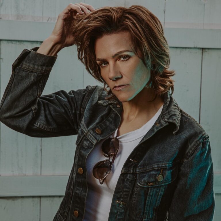 Cameron Esposito Instagram - Ready to play a detective who wears dirty tanks, has sick abs & loves Bob Evans — — — 📸 by @vonswank &💄💋💅by @rachaelvang