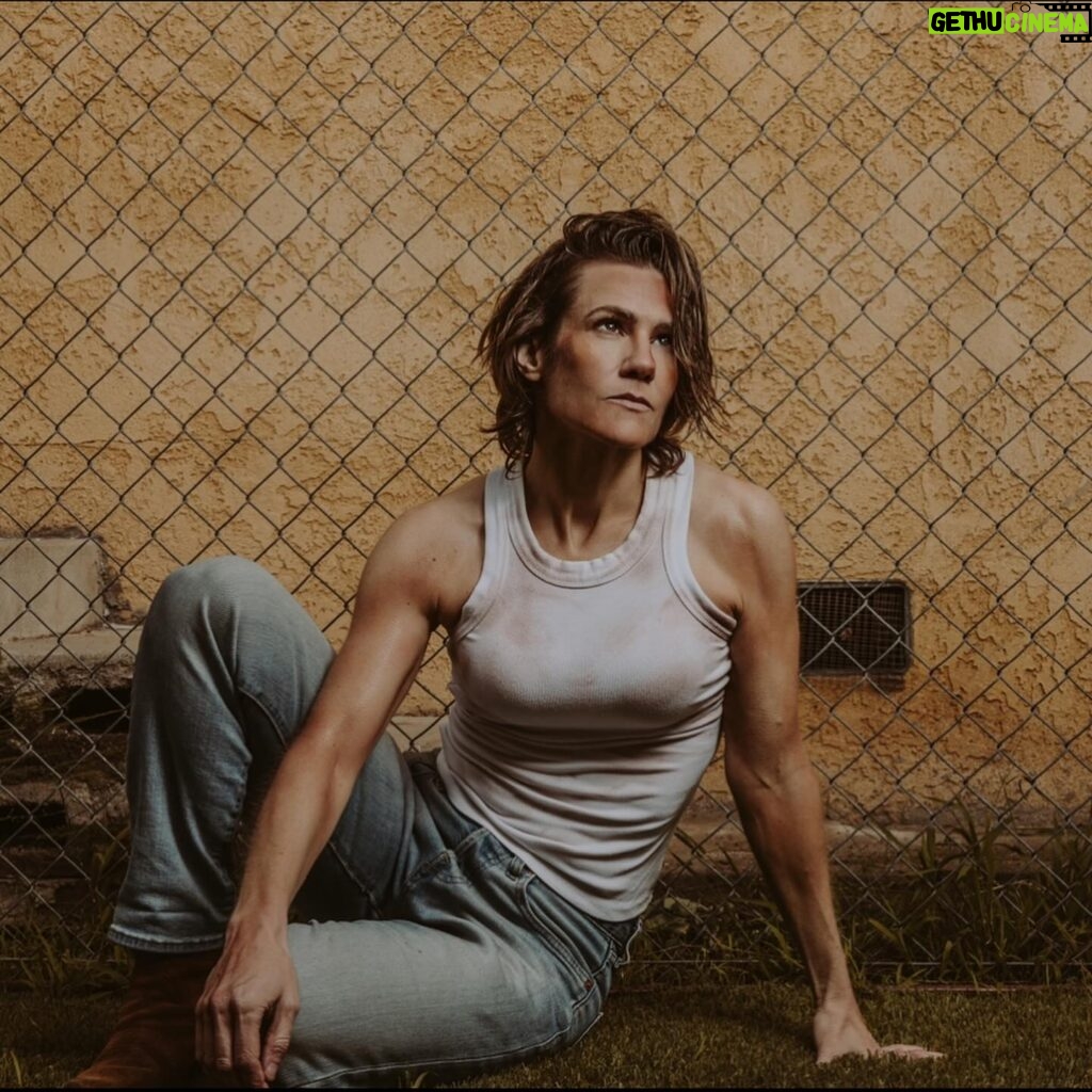 Cameron Esposito Instagram - Ready to play a detective who wears dirty tanks, has sick abs & loves Bob Evans — — — 📸 by @vonswank &💄💋💅by @rachaelvang
