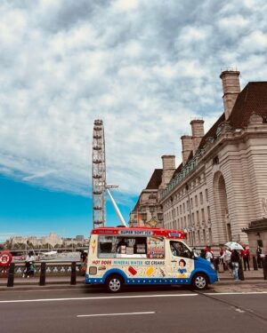 Camila Lucciola Instagram - alive in London London