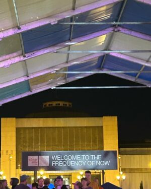 Camila Lucciola Instagram - bem vindos a frequência do agora @sonarfestival