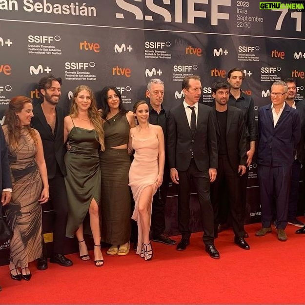 Camila Hirane Instagram - Ayer estrenamos LA PRÁCTICA de Martín Rejtman en @sansebastianfes y fue hermoso! gracias, gracias, gracias @martin.elqui por ser tan increíble y por todo este viaje tan increíble como tú! gracias @manuela.martelli por traerme a esta película 🫶🏽gracias a todo el equipo chileno, argentino y portugués! a @estebanbigliardi por ser un lujo de compañero en todo momento, al elenco chileno toda mi admiración, puros favoritos! a @floufly @fernandobascunan y @nasig productores chilenos de la película, los amo chicos, gracias por todo! gracias a @un.puma y a la genia @mvicli por ser simplemente lo más! y mil gracias a mi @cotyarena @agencialaluz por todo y tanto, y por todo lo que vendrá ❤️ @floracaligiuri @felipesolary @francorreap se les extraña por aquí!