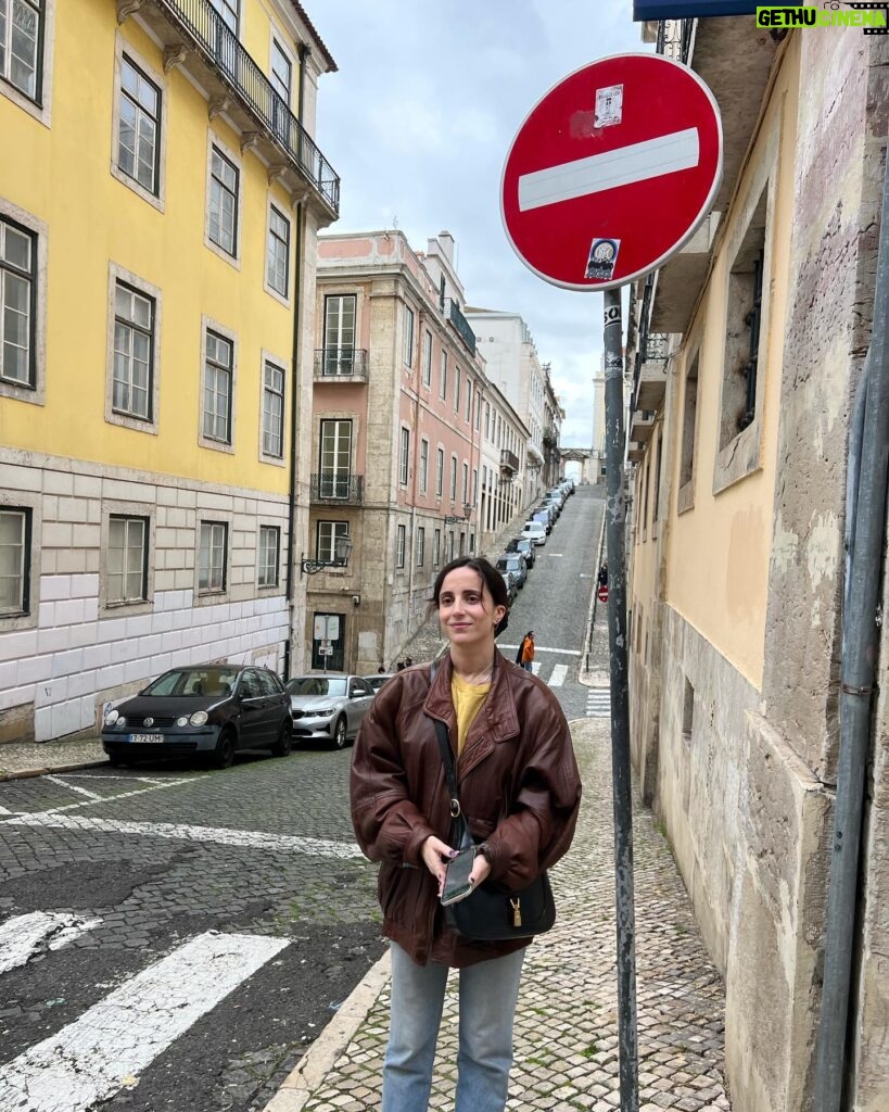 Camila Hirane Instagram - una cualquiera de Lisboa
