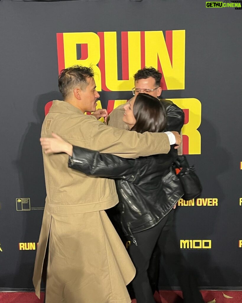 Camila Hirane Instagram - Anoche en el magno evento del estreno de Run Over de mis queridísimos @hermanosibarraroa que después de 6 años estrenan su película hermosa, entretenida, aguda, auténtica y creativa! tengo una participación especial y me siento profundamente orgullosa. VAYAN AL CINE HOY MISMO! no se arrepentirán, lo juro!