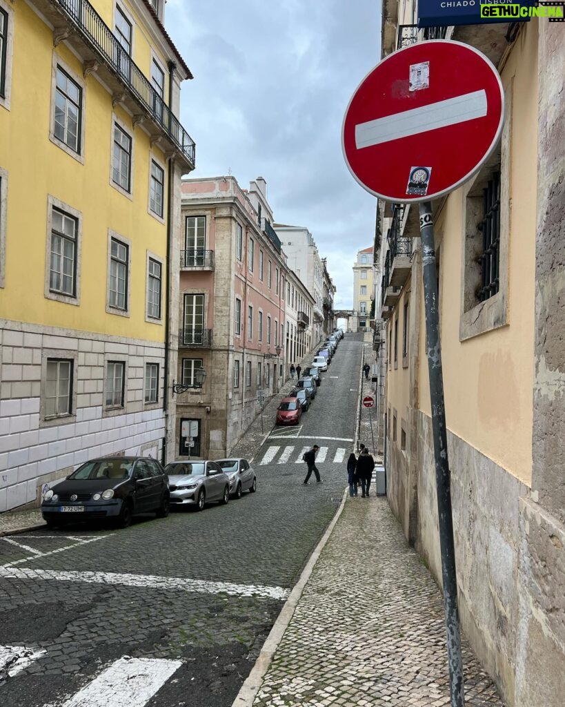 Camila Hirane Instagram - una cualquiera de Lisboa