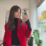 Camila Mateos Instagram - la del final a modo manifestación 🧡 la del principio en el @perla.estudio en el medio todo rico