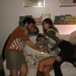 Camila Mateos Instagram - la del final a modo manifestación 🧡 la del principio en el @perla.estudio en el medio todo rico