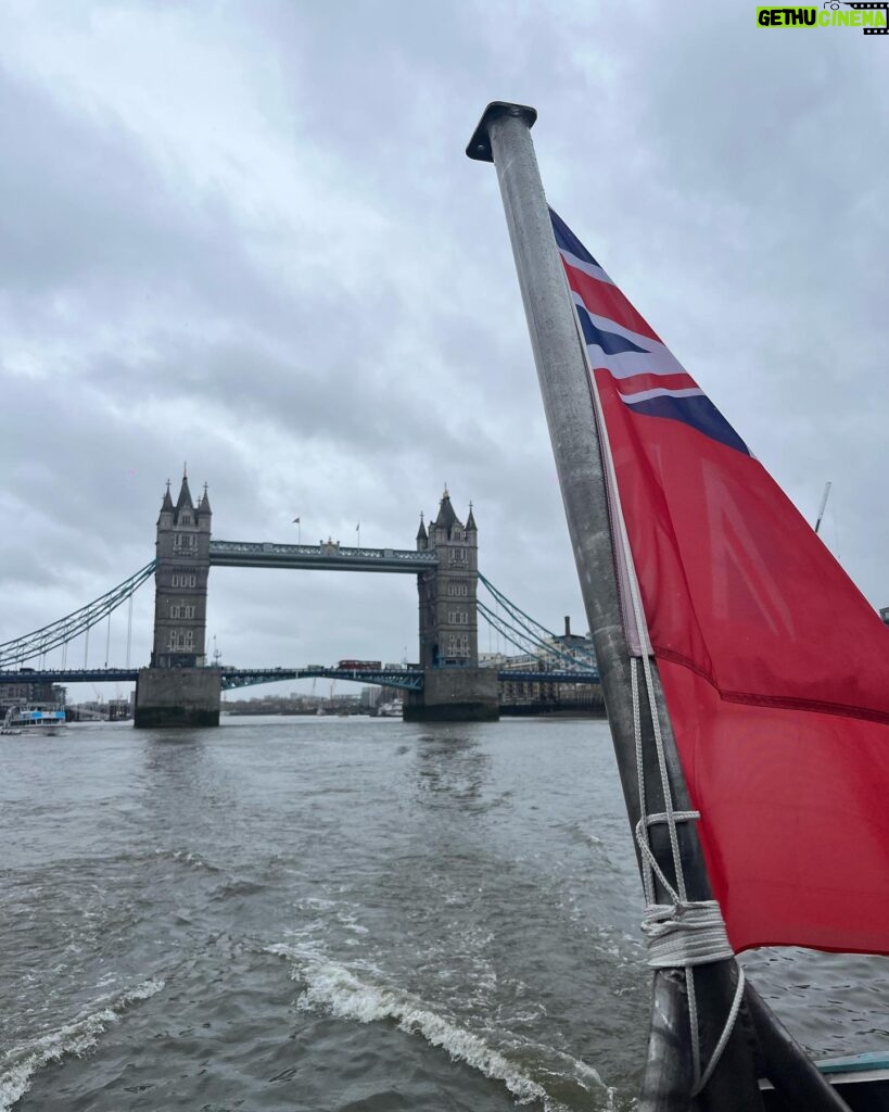 Camila Raznovich Instagram - More from London… #greattrip #buildingmemories❤️ #violaesole #london #downmemorylane #easter2024