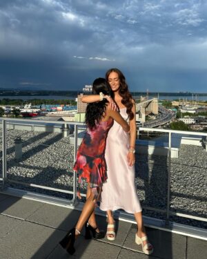 Camille Dufresne Instagram - Since day 1 👯‍♀️ @ophelia.nagar