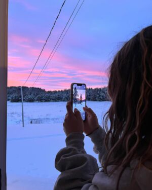 Camille Felton Instagram - Chalet vacay ❄️