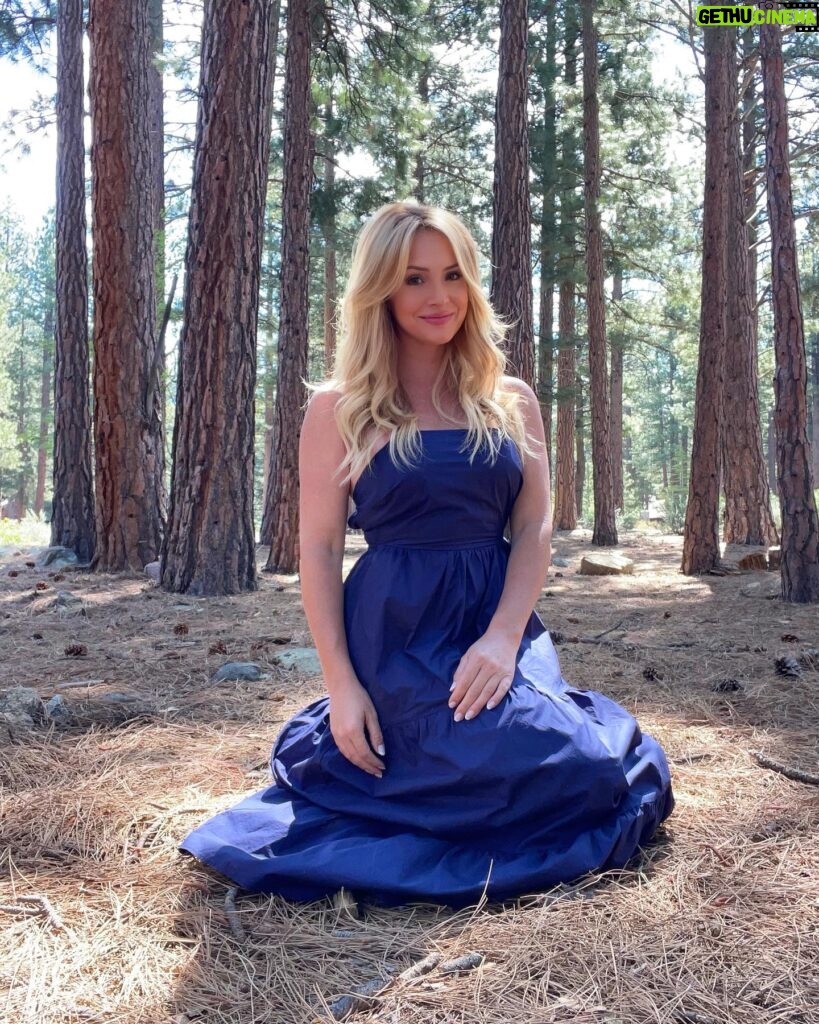 Camille Anderson Instagram - 1,2 or 3? Wearing my go to summer dress🌲from subscription service, Closet Collective. Receive one month free, link in my bio! 😘 #partner Their unlimited rotation of clothes are giving my summer wardrobe a refresh! #myclosetcollective #tahoe Hair: @kaileescreations