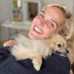 Camille Lou Instagram - Tonight, you will chialer bcp avec les deux derniers épisodes des Combattantes sur @tf1 🫶🏻 Mais pour vous mettre un peu de baume au cœur, j’ai glissé deux trois bêtises, y’a qu’à swiper vers la gauche 💕 Merci à toute l’équipe et au maestro @alexandrelaurent 🔥