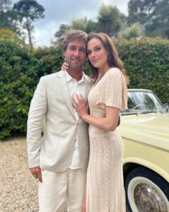 Camille Lou Instagram - Ma vie, mon fiancé, mon pacsman 🥹 On s’est pacsé pour mon anniversaire ! Pour patienter.. Vivement notre mariage ❤️ Merci à @max_lue_jr et @fny_lhe de m’avoir réconciliée avec les grands mariages ! Et félicitations ! (La première et la dernière était durant le leur. Merci @william_desse_photographe pour the last one) Merci @bashparis pour cette robe 🫶🏻 Merci @venitz_biarritz pour le joli sweat de Romain. Et merci à beau papa pour la première photo🥰 Je vous souhaite à tous et à toutes d’avoir un @romainlaulhe dans votre vie.