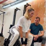 Camille Lou Instagram - "J’apprends à me vouloir du bien" @camillelouofficiel Feat. @tbccoaching at @slowewellnesshouse . . #tbcoaching #prendresoindesoi #dutempspoursoi
