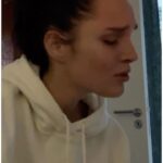 Camille Lou Instagram - Bon. Y’a rien a faire, je trouve ça nul. C’est pour ça que je ne poste plus rien niveau chanson. Alors ce soir je me suis dit, arrête d’être si dure avec toi même et fais écouter.. What was i made for?