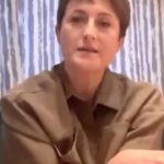 Canan Ergüder Instagram - Ülkece yaşadığımız bu zor dönemi hep birlikte, en sağlıklı şekilde atlatmak için yanındayız.⁣ ⁣ Biraz olsun nefes alman, zor duygularla baş etmen, daha rahat uyuyabilmen, çocuklarına destek olabilmen için seninleyiz. İçeriklerimizi Türkiye’nin her yerinden ücretsiz dinleyebilirsin.⁣ ⁣ #dayanışma #destek #yanındayız #zihinselsağlık #ruhsağlığı #birlikteiyileşiyoruz