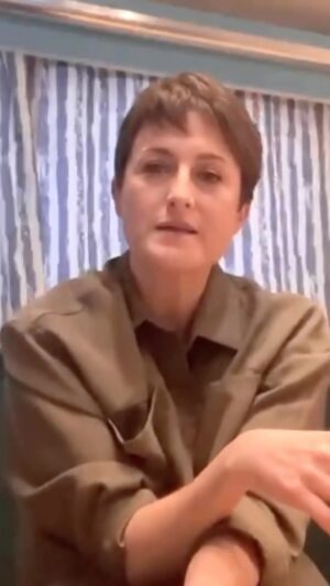 Canan Ergüder Instagram - Ülkece yaşadığımız bu zor dönemi hep birlikte, en sağlıklı şekilde atlatmak için yanındayız.⁣
⁣
Biraz olsun nefes alman, zor duygularla baş etmen, daha rahat uyuyabilmen, çocuklarına destek olabilmen için seninleyiz. İçeriklerimizi Türkiye’nin her yerinden ücretsiz dinleyebilirsin.⁣
⁣
#dayanışma #destek #yanındayız #zihinselsağlık #ruhsağlığı #birlikteiyileşiyoruz