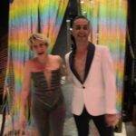 Canan Ergüder Instagram - Böyle bir geceydi işte. Beni bu geceye layık gören çok sevgili arkadaşım @tgrltlk ve Date Nite ekibine sonsuz teşekkürlerimi sunuyorum. Daha fotoğraf gelecek ama bu gece bu şekilde olabilmemi sağlayan en başta @cihan.nacar ve unutulmaz ekibine bir şapka çıkarmam gerekir. Beni yine olağanüstü güzel ve yerinde bir eserle çok güzel ve ışıl ışıl hissetirdiler. Bütün gün düşmeyen saçlarım için @art306_ teki @dursunklksz 'a çok teşekkür ederim. Ay ne eğlendik ne eğlendik. Bir dahaki sefere tekrar görüşmek üzere❤️