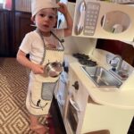 Candice Bergen Instagram - Chef Artie whipping up dinner.