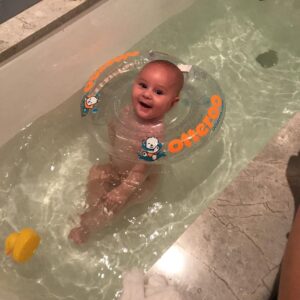Candice Bergen Instagram - Someone is SOOO happy....in the same tub I used to bathe his mama!