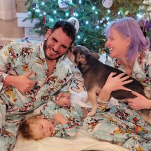 Candice LeRae Instagram - Merry Christmas from The Wrestlings! 🎄🎅🤶🎁

(Someone may or may not have fallen asleep under the tree before this photo was taken. It obviously wasn't Pawdme'!)