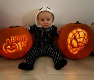Candice LeRae Instagram - Happy Halloween!

🎃👑👶
