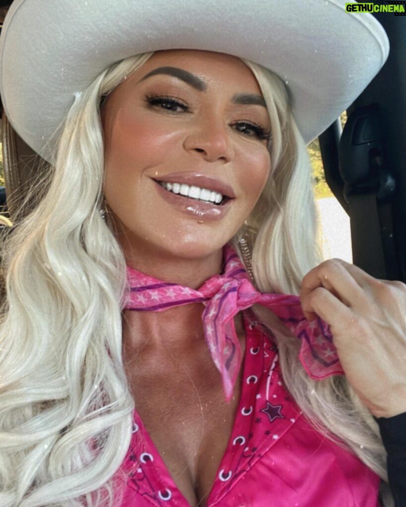 Candice Michelle Instagram - Happy Halloween. We hope you have a GOOD time y’all!