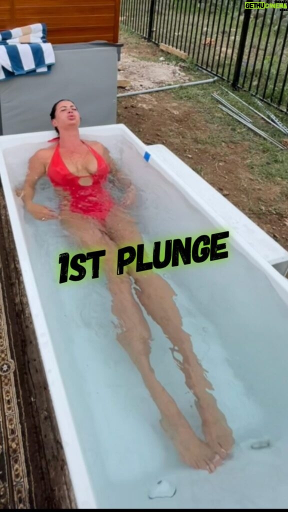 Candice Michelle Instagram - First time using our @coldplunge at the “Good” Ranch. It’s been a while so starting back at 1min and not as cold as it goes. Boosts immunity, reduces inflammation, improves circulation, natural Xanax overall mental stability!! My favorite is hot/cold therapy together!!