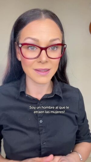 Candy Montesinos Instagram - Soy un hombre lesbiana! #aquínohayquienviva  #acting #actuación #actriz #actress #retodeactuación #actúaconcandy #actrizvenezolana #netflixenespañol  #actuaresnoactuar #toactisnottoact