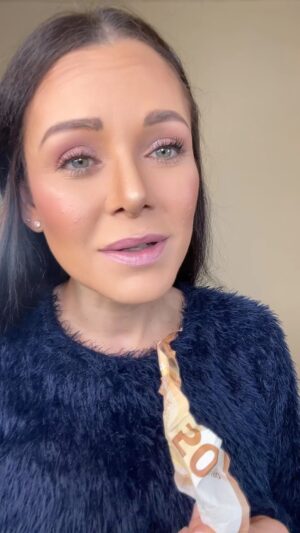 Candy Montesinos Instagram - POV: No conoces tu valor como persona, porque los demás te tratan como si no valieras nada! Escena de la serie “Merlí” #acting #actuación #actriz #actress #retodeactuación #actúaconcandy  #candymontesinos #actrizvenezolana #netflixenespañol  #actuaresnoactuar #toactisnottoact #pov #túvalesmucho #metáfora #merlí