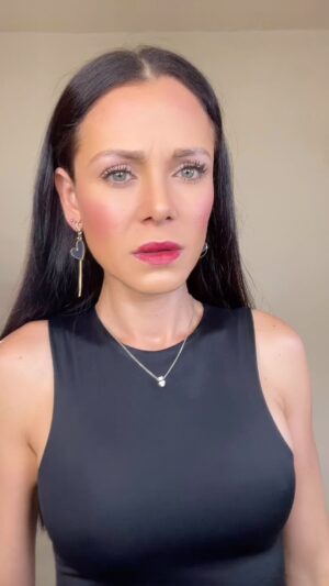 Candy Montesinos Instagram - POV: Le cuentas tus debilidades a tu “mejor amiga” y siempre las termina usando en tu contra…  #acting #actuación #actriz #actress #retodeactuación #actúaconcandy #actrizvenezolana #netflixenespañol  #actuaresnoactuar #toactisnottoact #reflexiónemocional