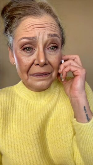 Candy Montesinos Instagram - VALORA A TUS ABUELOS EN VIDA 💛  #acting #actuación #actriz #actress #retodeactuación #actúaconcandy  #candymontesinos #actrizvenezolana #netflixenespañol  #actuaresnoactuar #toactisnottoact #pov