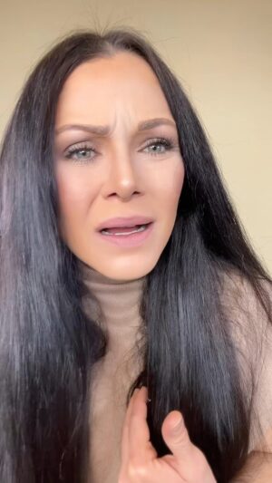 Candy Montesinos Instagram - POV: Estás en una relación con un hombre narcisista y no encuentras manera de hacerlo entrar en razón! La impotencia que se siente, es indescriptible… #danielmanzog #acting #actuación #actriz #actress #retodeactuación #actúaconcandy  #candymontesinos #actrizvenezolana #netflixenespañol  #actuaresnoactuar #toactisnottoact #pov #narcisista