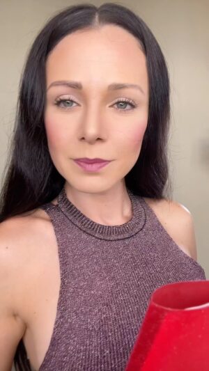 Candy Montesinos Instagram - POV: Aceptas quedar con el de tinder, solo porque tienes hambre 😂  #acting #actuación #actriz #actress #retodeactuación #actúaconcandy #actrizvenezolana #netflixenespañol #humor #comedia #anécdota #hostelería #camarera #actuaresnoactuar #toactisnottoact