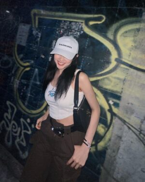 Candy Wong Ka Ching Instagram - 𝕐𝔼𝕊𝕋𝔼ℝ𝔻𝔸𝕐’𝕤 𝕍𝕀𝔹𝔼𝕊 ✨🌪️
-
偷閒的一晚🤍🍢🤎🏀
📸: @notmanagerwing