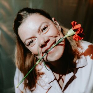 Capicua Instagram - ABRIL ❤️

4 Abril - Conversa (Ensaio Geral da Rádio Renascença) - Museu Júlio Dinis - Ovar  21:30h 

11 Abril - Sessão poesia (Poesia, substantivo feminista) - Ass. Moradores da Pasteleira Torres Vermelhas - Porto 21h 

12 Abril - Concerto (Festival Westway Lab) - CCVF Guimarães 00:30h 

24 Abril - Participação no espetáculo "A Luta Contínua" de Clã e Convidados - CCB - Lisboa 

26 Abril - Concerto (Cineteatro Granadeiro) - Grândola 21:30h 

27 Abril - Concerto (Palácio Baldaya) - Benfica 17h 

30 Abril - Concerto Privado - Lisboa

🫀💃✊️

(Foto de @ritasxs )