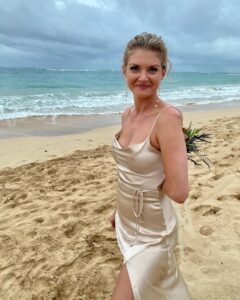 Cariba Heine Instagram - I've had one of the best years of my life this year. I'm content, fulfilled, I feel wildly lucky. I don't expect every year to go the way this one has, but this was a GOODun. I also haven't felt like sharing any of it on here. In fact I've struggled to share anything this year. I'm just acknowledging the social media fatigue that a lot of people feel and I'm having a think about what I feel like sharing going forward. Happy new year, sending all my love.