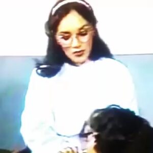 Caridad Canelón Instagram - Mi sis @pattyoliveros me acaba de enviar esta escena de la famosa serie de @rctv "Quiero Ser" con el exitoso grupo "Menudo", en su debut como actores! Hermoso recuerdo de esa época en nuestra televisión. Aquí están los primeros integrantes del grupo; mis queridos y recordados René, Johnny, Xavier, Miguel y Ricky, 
#tbt
#grupomenudo
#RCTV
#unamigoesparasiempre