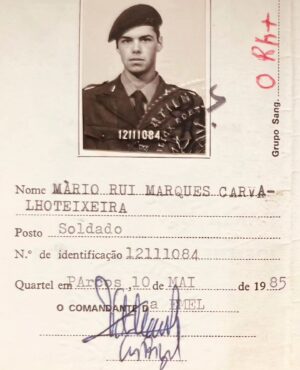 Carla Andrino Instagram - 39 Anos depois, o (meu) soldado Teixeira vai apresentar-se no quartel de Paço de Arcos para o Almoço da OLE - Orquestra Ligeira do Exército - onde foi pianista. O que eu gostava de o ver fardado ❤️ #gratosavida