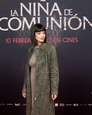 Carla Campra Instagram - La niña está cerca…
10 de Febrero en cines🖤
#LaNiñaDeLaComunión ☠️