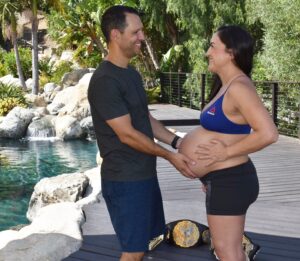 Carla Esparza Instagram - 38 (of 40 week) belly! Just took some impromptu pics in the backyard, it’s such a trip the ways our bodies change… can’t wait to see the comparison at my next weigh in 😂💪🏽🤰🏻